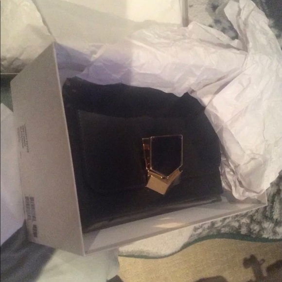 JIMMY CHOO LOCKETT PETITE BLACK/GOLD - Picture 4 of 7